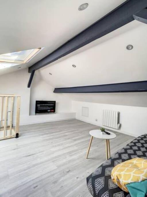 Apartmán Atypique T1 Duplex - Wifi .Parking .Proche .Gare Saint-Quentin  Exteriér fotografie