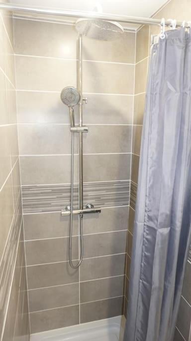 Apartmán Atypique T1 Duplex - Wifi .Parking .Proche .Gare Saint-Quentin  Exteriér fotografie